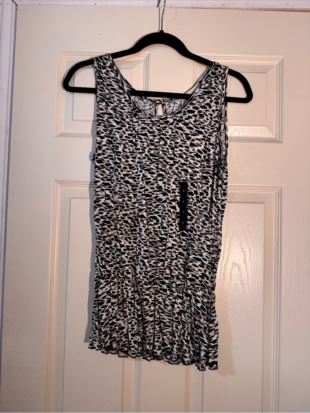 Banana Republic Black, White Abstract anima Print Tank